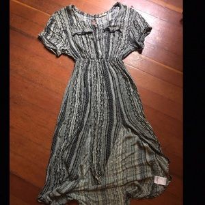 Black and white patterned dress